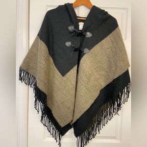 Collectioneighteen Poncho Black Tan With Tassels One Size